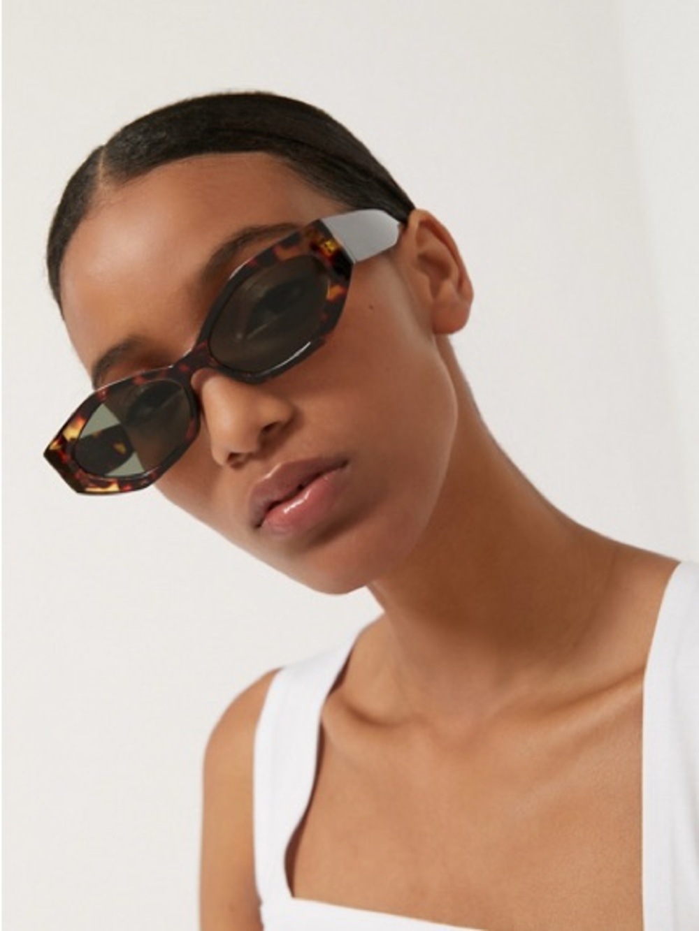 Urban Outfitters Aster Chunky Rectangle Sunglasses Tortoise One Size
